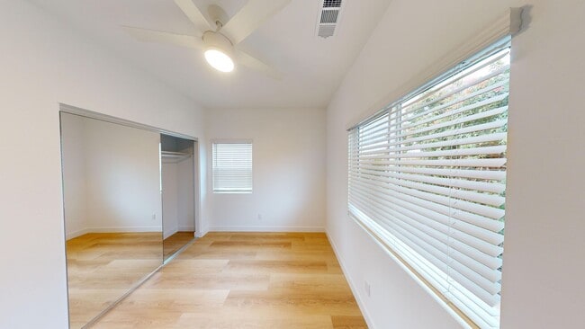 Building Photo - 5339 W Falls View Dr