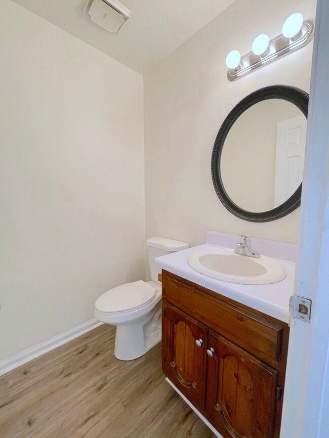 Building Photo - 5523 Gates Landing Rd