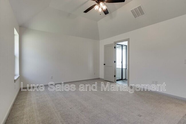 Building Photo - 6133 Frankie Lynn Ln