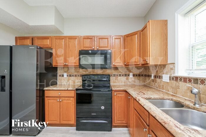 Building Photo - 714 Berkshire Dr