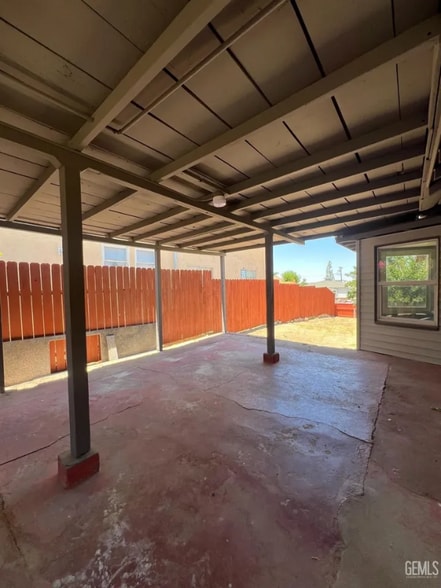 Building Photo - 515 B St