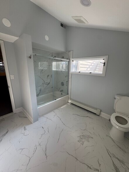 Building Photo - 67 Canal St