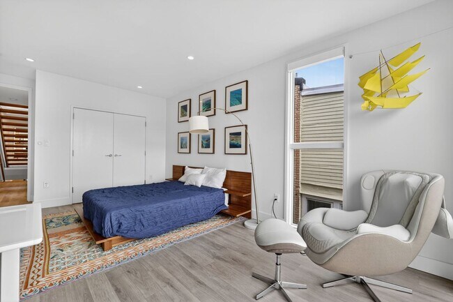 Building Photo - Renovated 3br/2ba Mt Pleasant Home w/Parking for Short Term Lease!