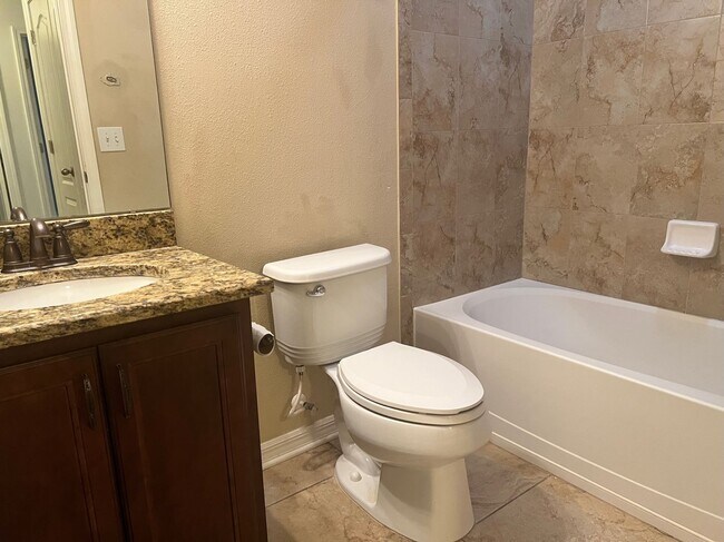 Building Photo - 4/3/2 HOME IN EDINA GARDEN OF EDEN