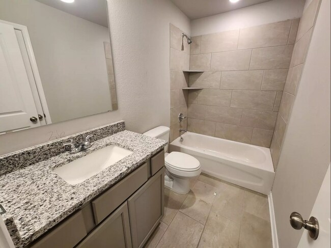 second full bathroom for second and third room - 9811 Kensley Rose Dr