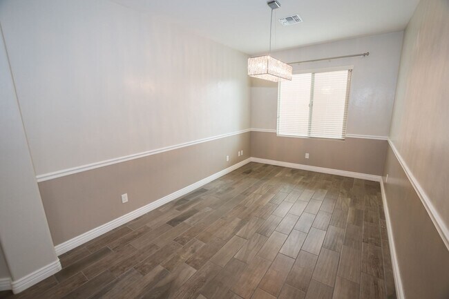 Building Photo - Executive home in The Estates at Holiday! ...