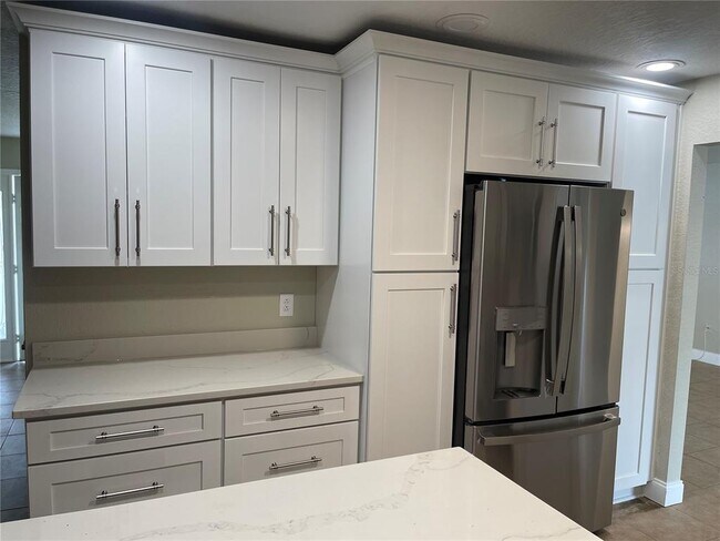 Building Photo - 26720 Hickory Loop