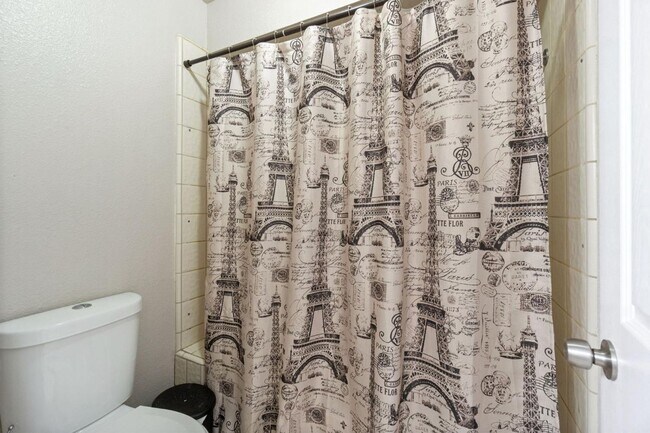 Building Photo - North Fresno 3/2