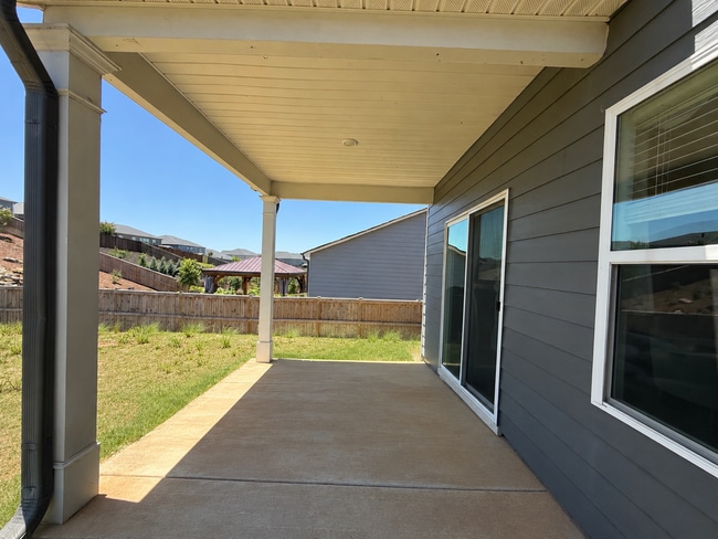 Building Photo - 5 Cottontail Ct