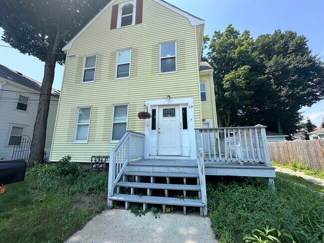 Primary Photo - 19 Pearl St