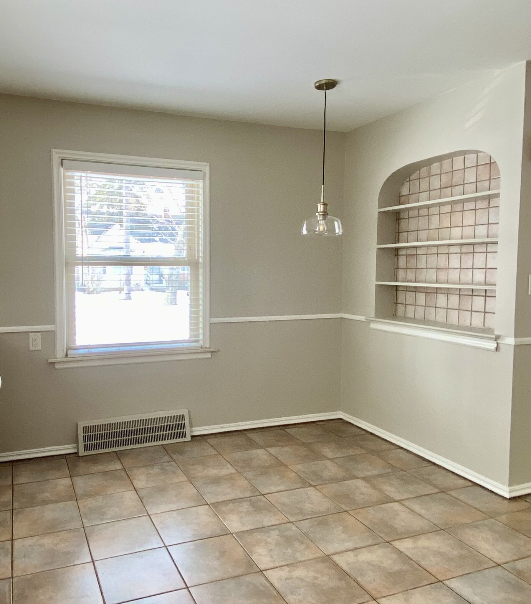 Building Photo - 1316 N Vermont Ave