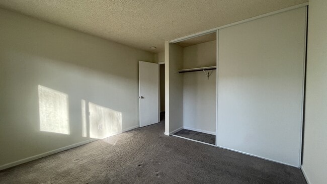 Building Photo - 1081 Beach Park Blvd