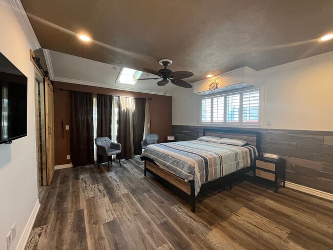 Building Photo - 3bdr 2 bth with a Bonus Room in Spring Val...