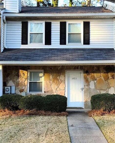 Primary Photo - 1453 Springleaf Cir SE