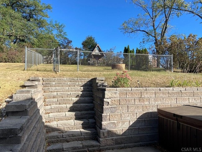 Building Photo - 129 Hawthorne St