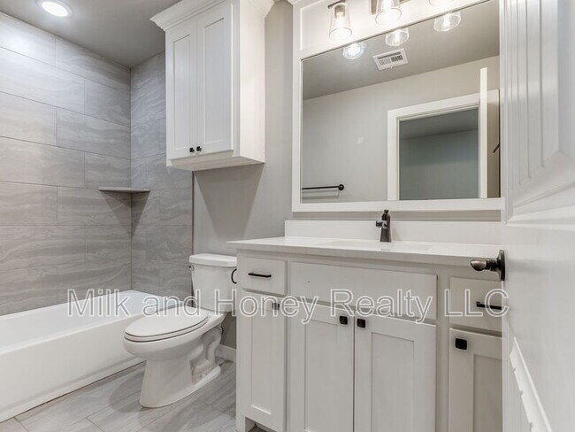 Building Photo - 3212 Hayven Cir
