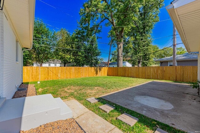 Building Photo - 1719 Crystal Ct