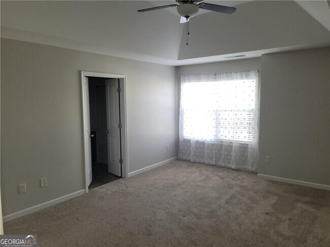 Building Photo - 573 Arrowhead Dr