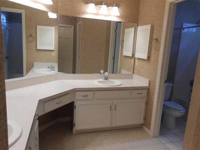 Building Photo - 3592 Wexford Ct