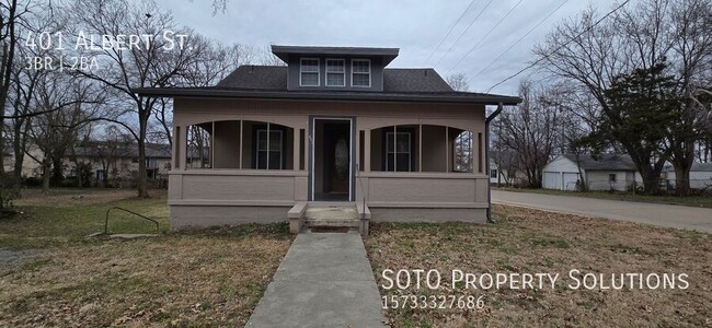 Primary Photo - 3 Bed / 2 Bath