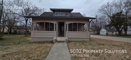 Building Photo - 3 Bed / 2 Bath