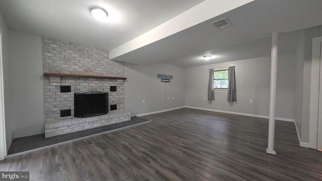 Building Photo - 922 Petinot Pl