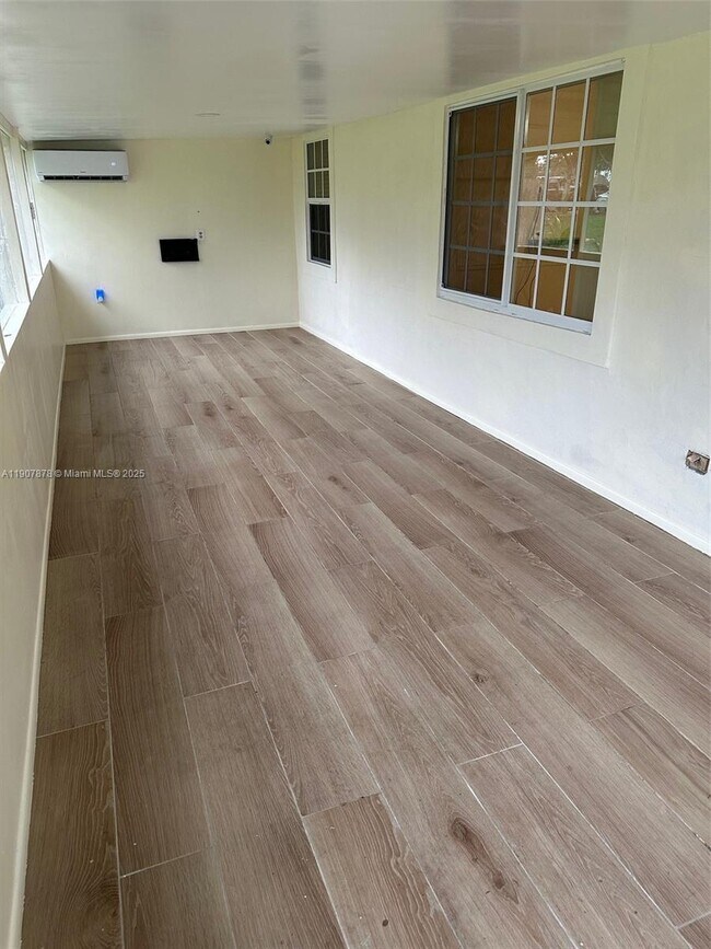 Building Photo - 1830 Banyan Creek Cir N