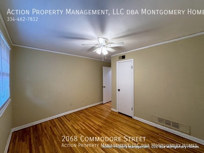 Building Photo - 2068 Commodore St