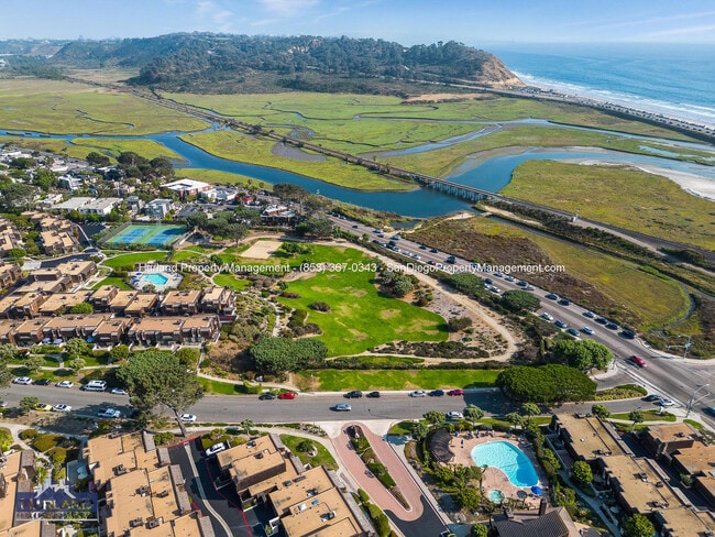 Building Photo - 12925 Caminito Del Canto