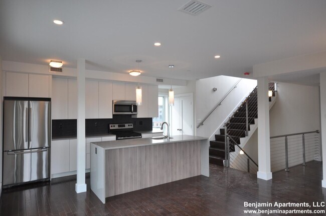 Building Photo - 659 Massachusetts Ave