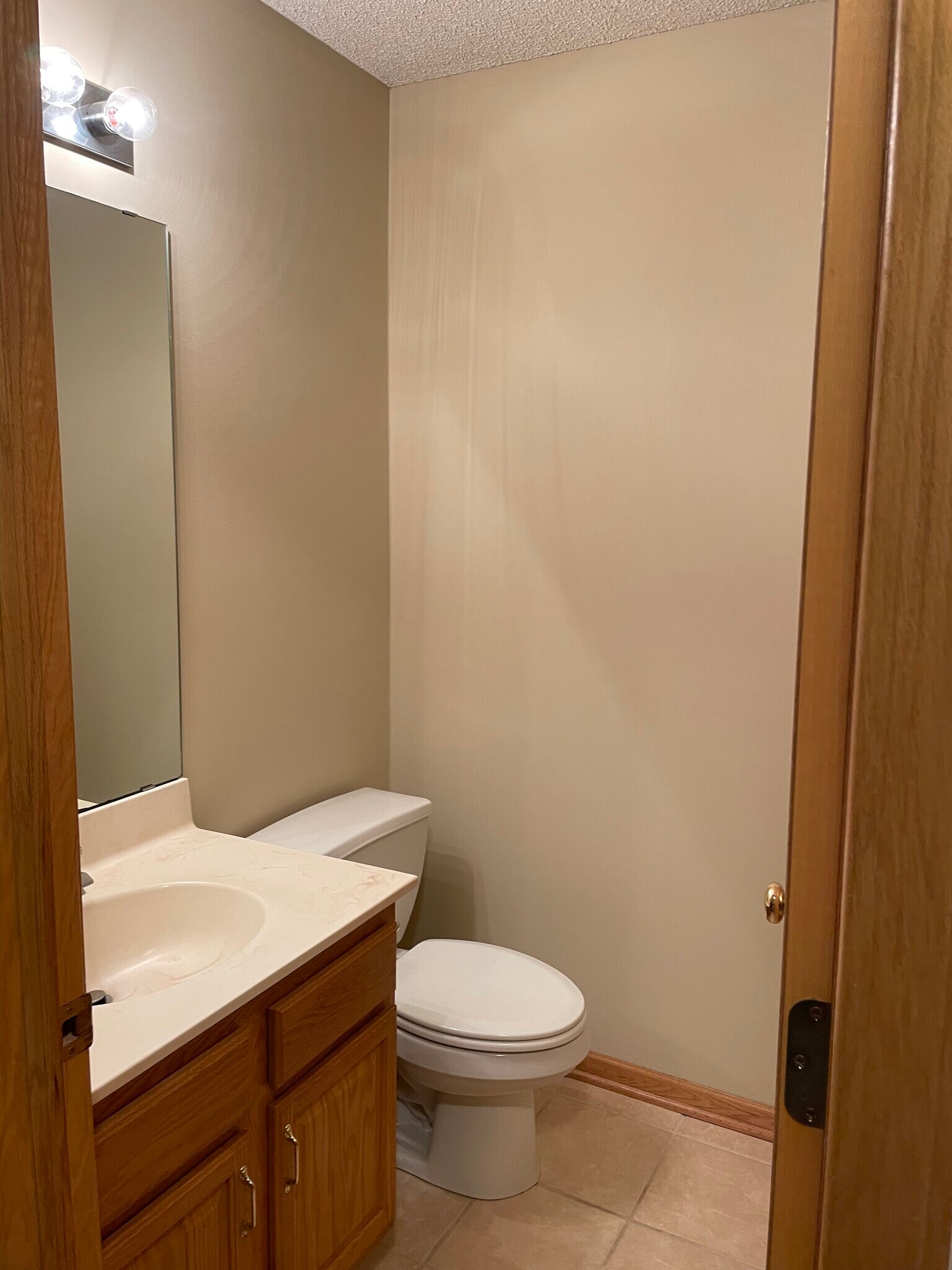 Building Photo - 1238 Larkspur Ln