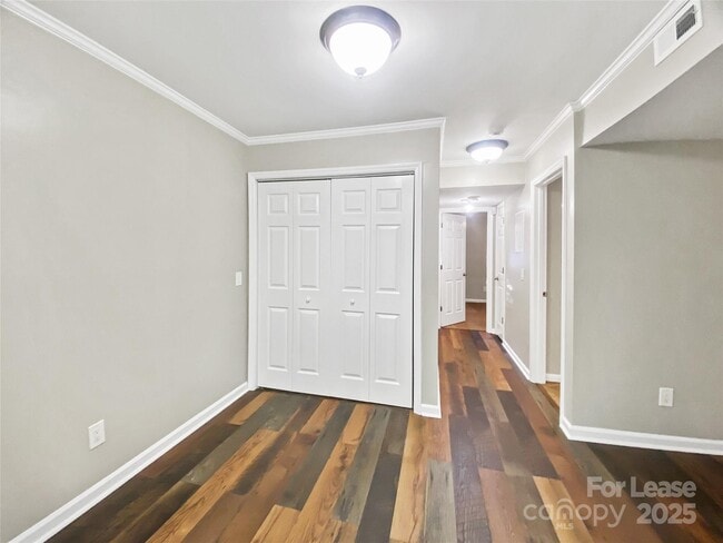 Building Photo - 3217 Heathstead Place