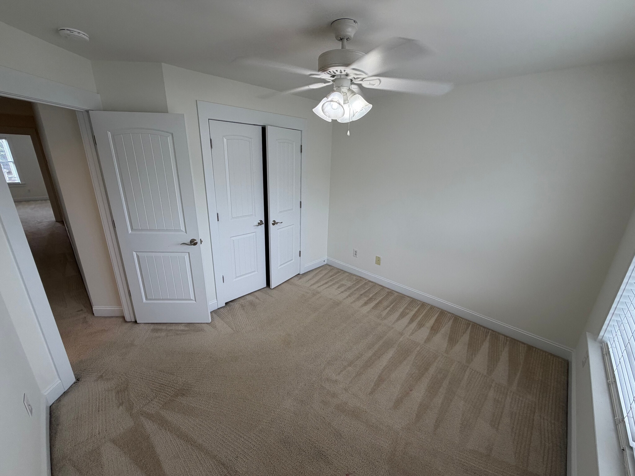 Building Photo - Room in House on Dubois Court