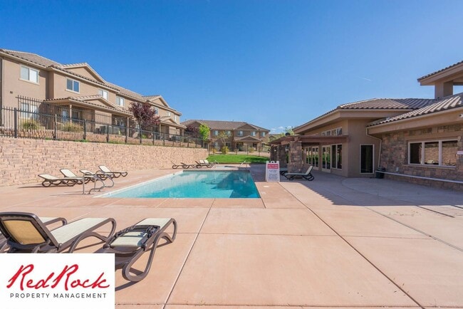 Building Photo - Beautiful 3 bedroom, 2.5 bathroom Townhome...