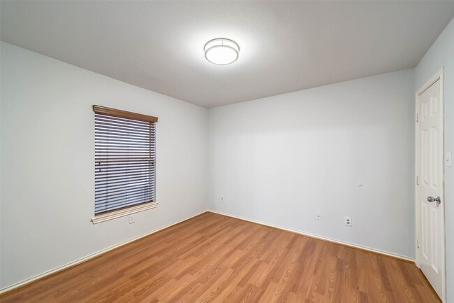 Building Photo - 1241 W 17th St