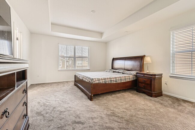 Building Photo - **** SPECIAL OFFER: 1 Month Rent FREE, if lease by July 1st week ****** Beautiful 4 bed, 4 bath h...