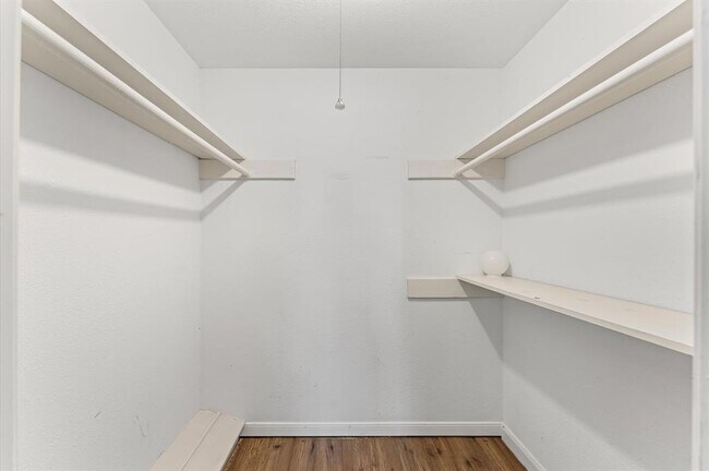 Building Photo - 427 Whitecap Dr