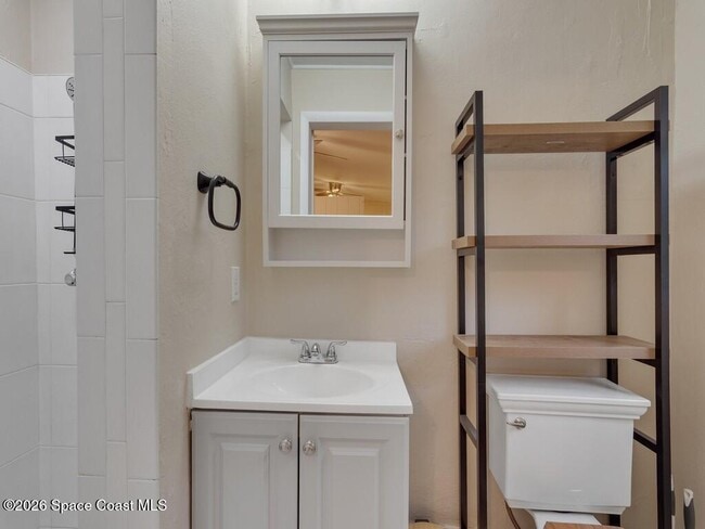 Building Photo - 6425 4th Pl