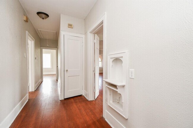 Building Photo - 5049 Jefferson St