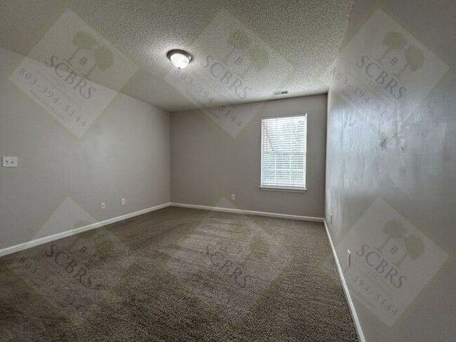 Building Photo - 352 White Gables Dr