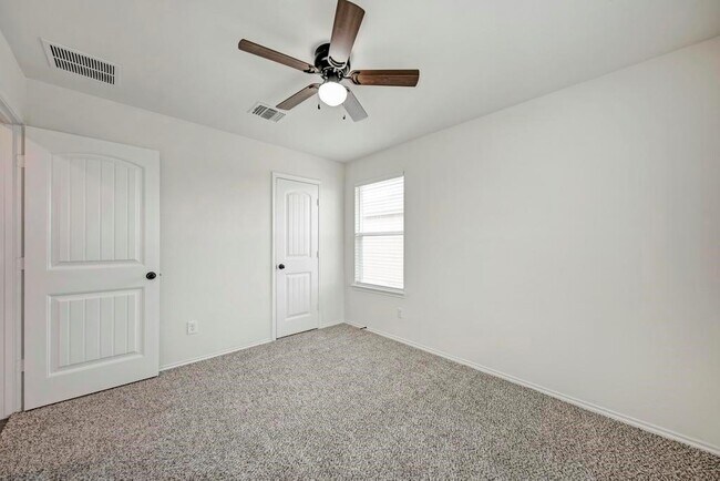 Building Photo - 801 Estes Park