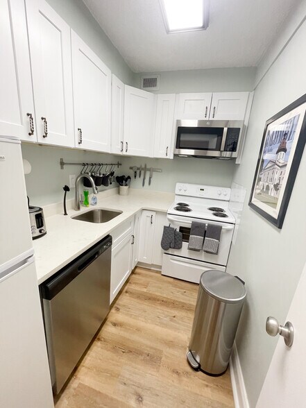 Building Photo - 1520 Senate St