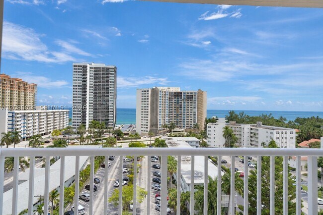Building Photo - 3161 S Ocean Dr