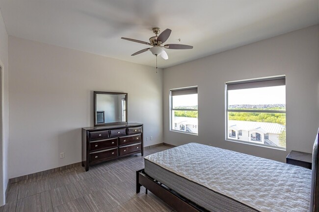 Building Photo - 502 Shiloh Dr