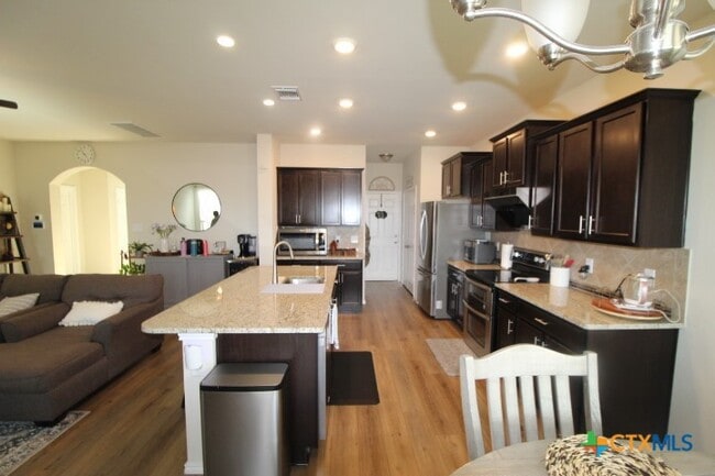 Building Photo - 1808 Cow House Ct
