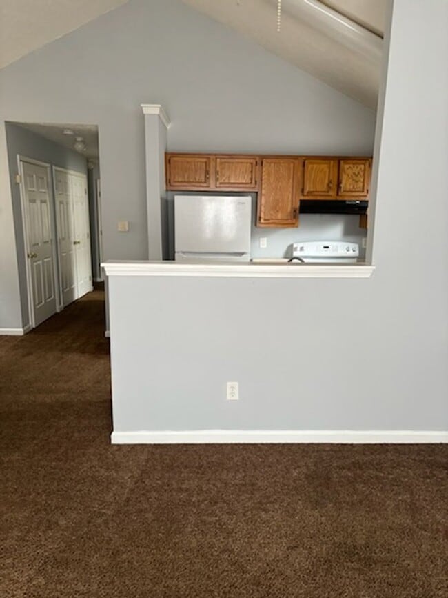 Building Photo - RH - 2512