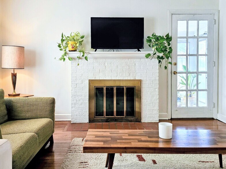 Building Photo - 947 Janet Ave