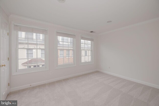 Building Photo - 5180 Brawner Pl