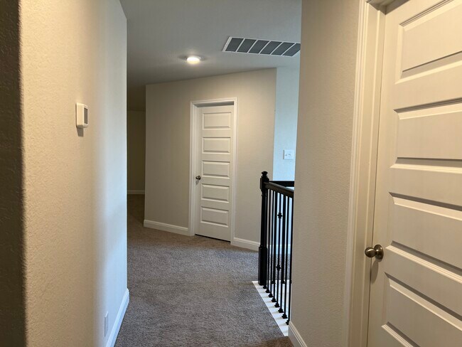 Building Photo - 207 Colorado Cyn