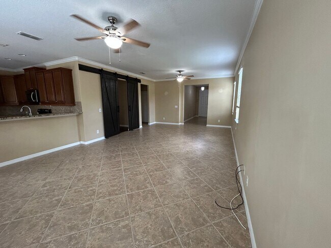 Building Photo - Available Mid May! Spacious 4/2 Single Fam...
